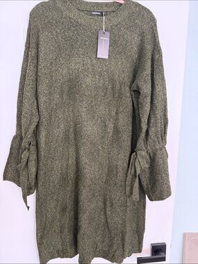 Solutions Olive Tie-Sleeve Knit Dress